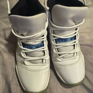 Jordan 11 retro legend Blue sneakers